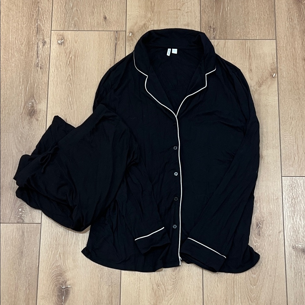 Nordstroms Women's Black Pajama Set